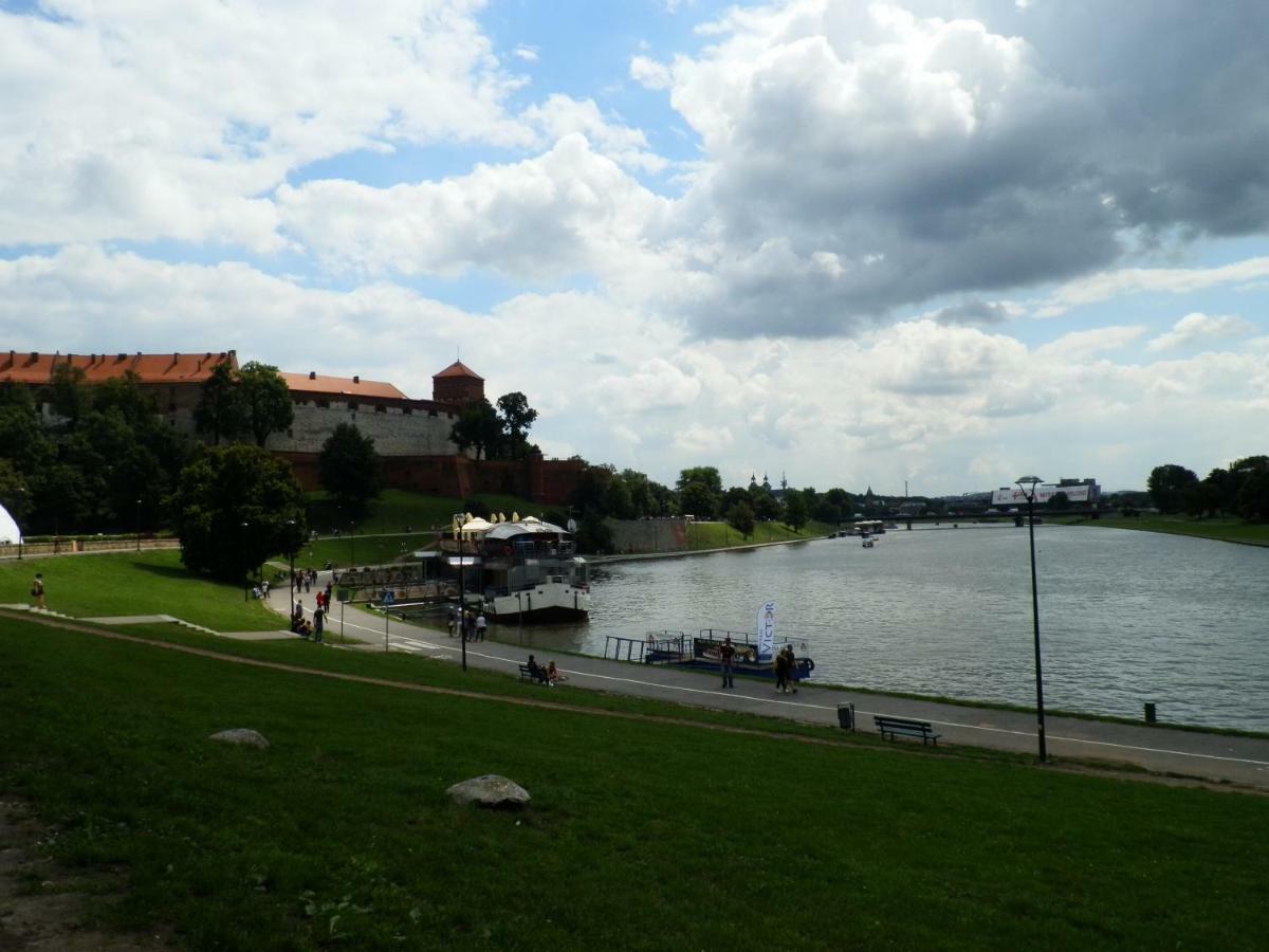 Ap Na Groblach Krasków Exterior foto